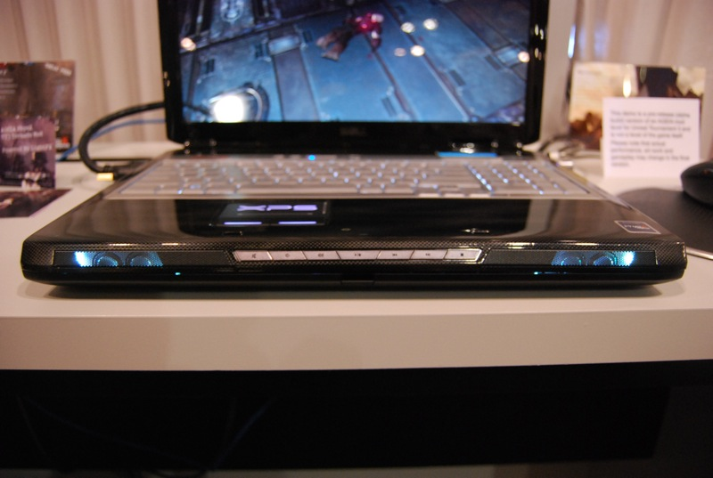 Illustration for article titled Hands on Dell's Sick XPS M1730 Gaming Laptop